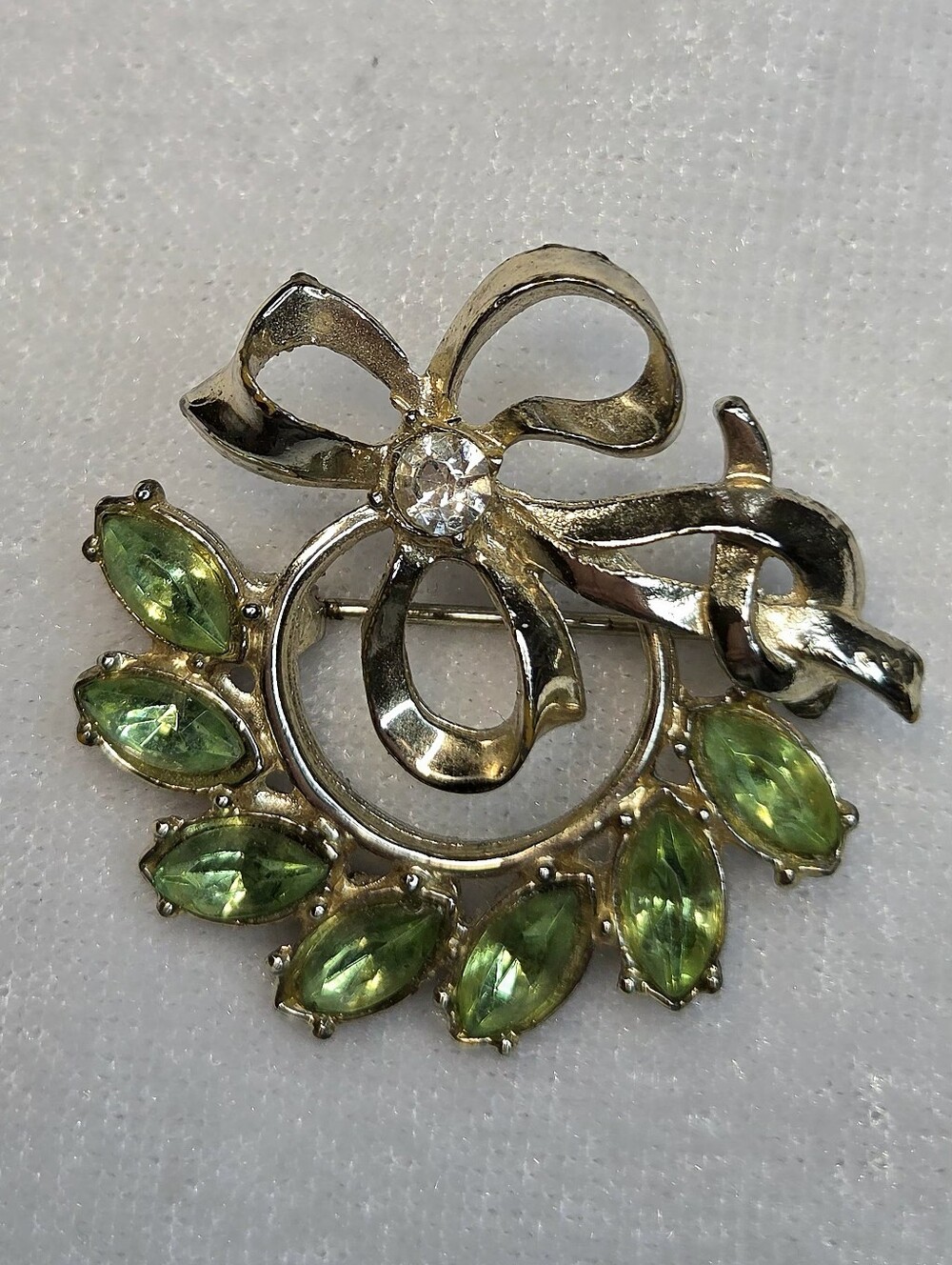 Vintage Gold-toned Mid-century Rhinestone Floral Brooch / Pin
